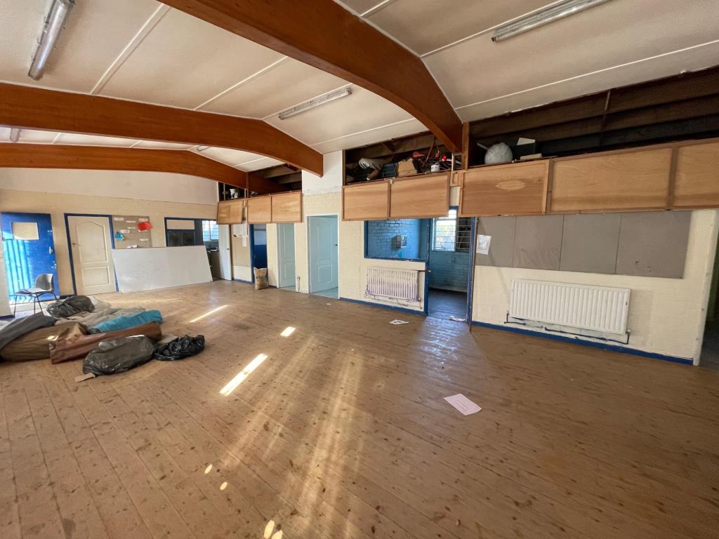 Lot: 80 - FREEHOLD SCOUT HUT WITH DEVELOPMENT POTENTIAL - 